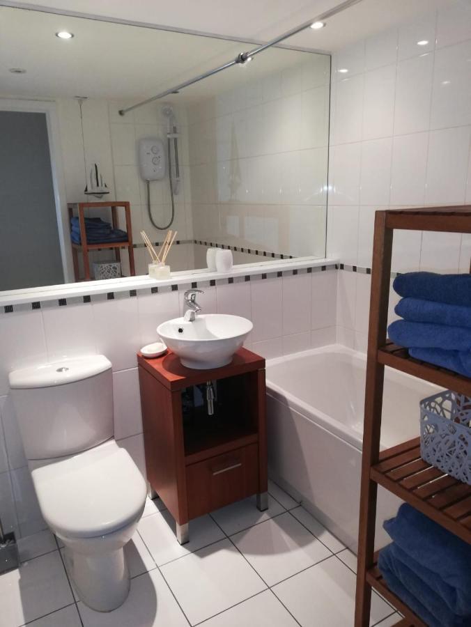 Glasgow City Centre Waterfront Apartment Buitenkant foto
