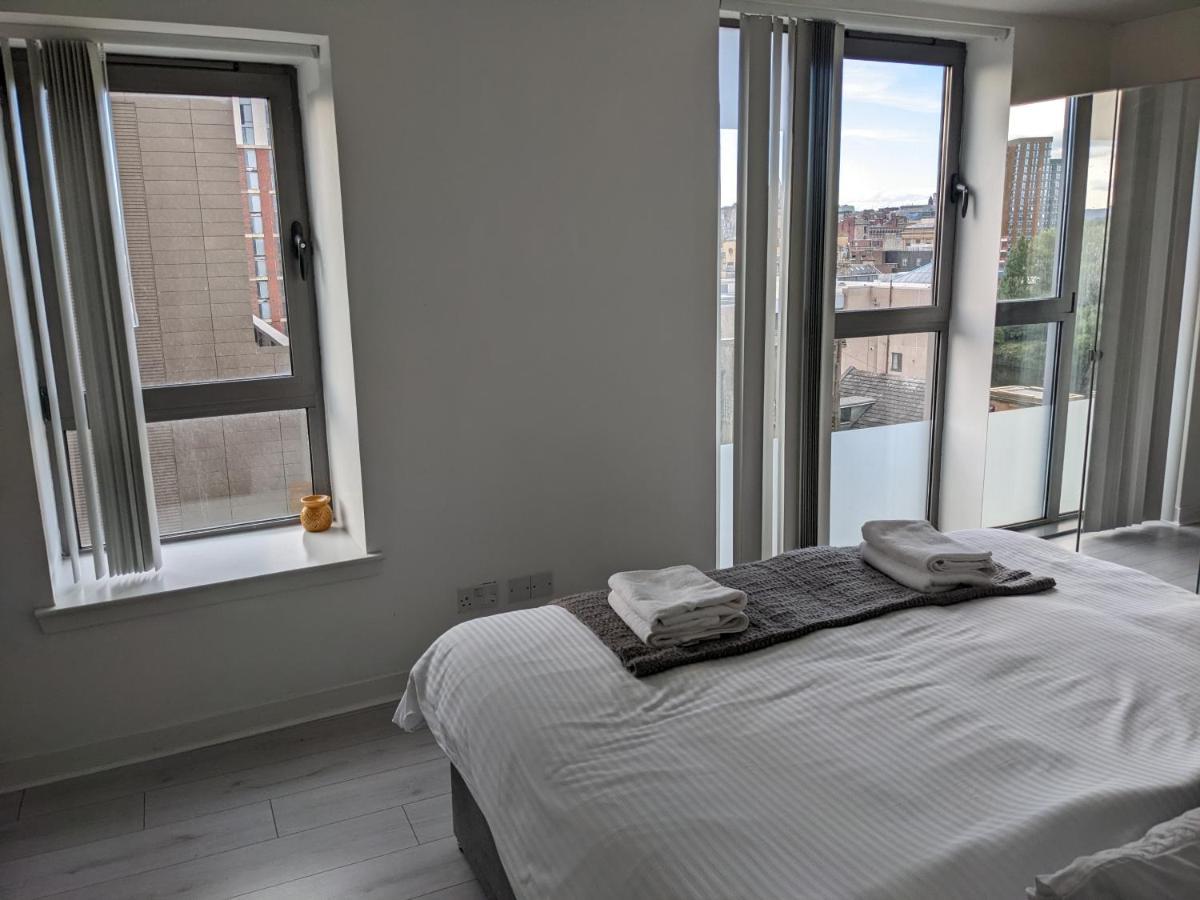 Glasgow City Centre Waterfront Apartment Buitenkant foto