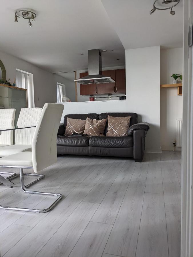 Glasgow City Centre Waterfront Apartment Buitenkant foto