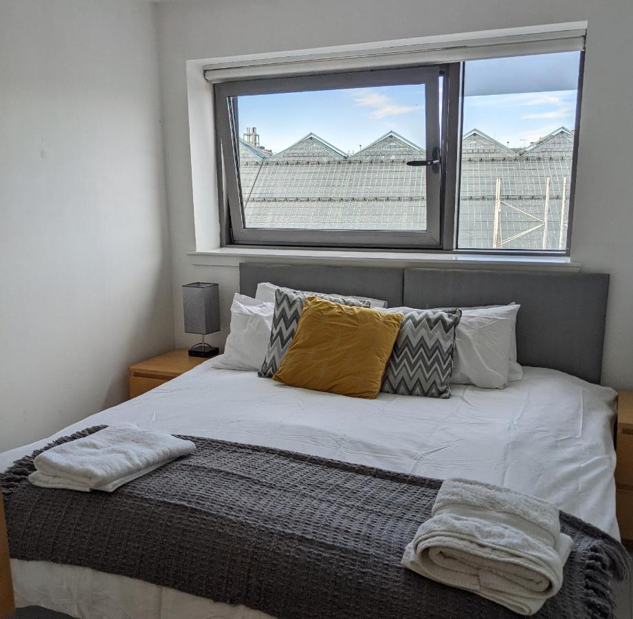 Glasgow City Centre Waterfront Apartment Buitenkant foto