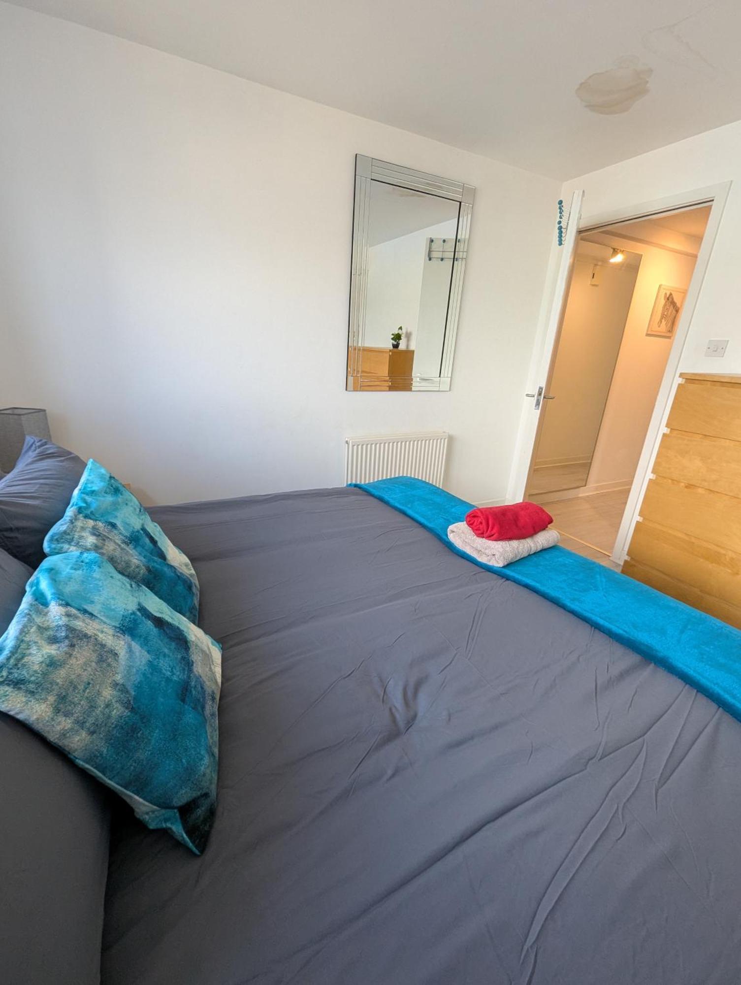 Glasgow City Centre Waterfront Apartment Buitenkant foto