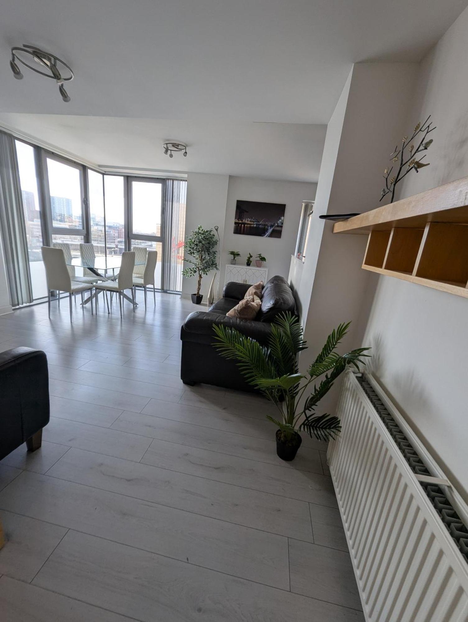 Glasgow City Centre Waterfront Apartment Buitenkant foto