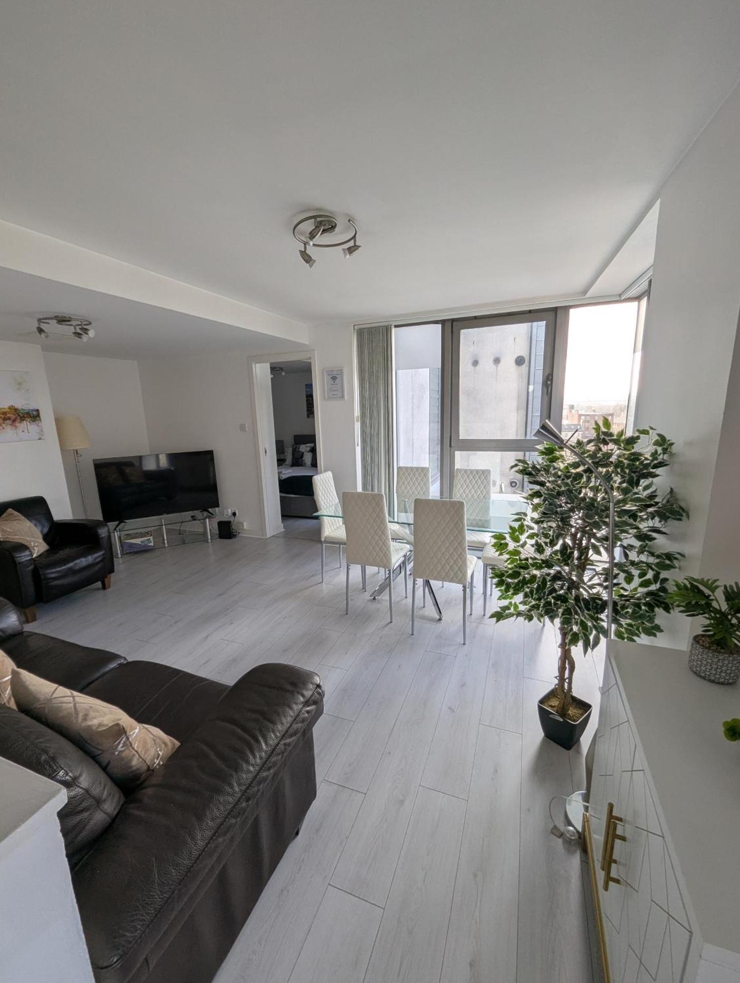 Glasgow City Centre Waterfront Apartment Buitenkant foto